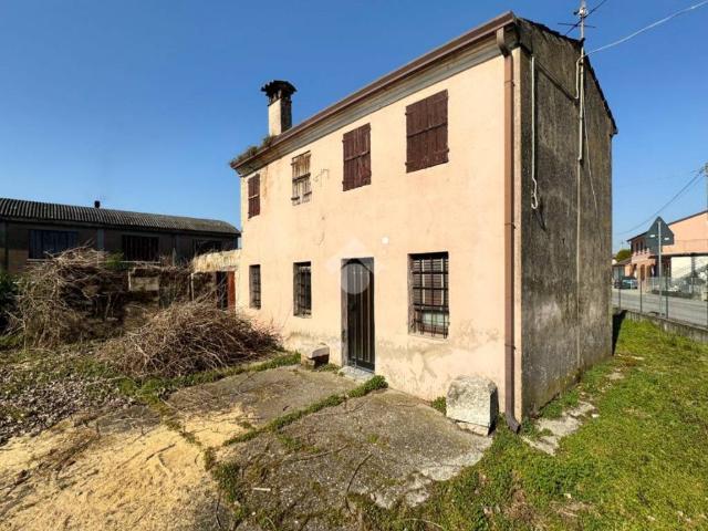 Rustico in vendita a Oppeano, Veneto