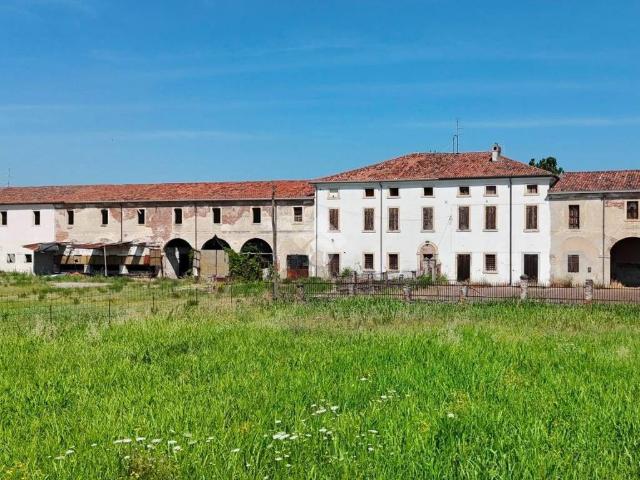 Rustico in vendita a Oppeano, Veneto