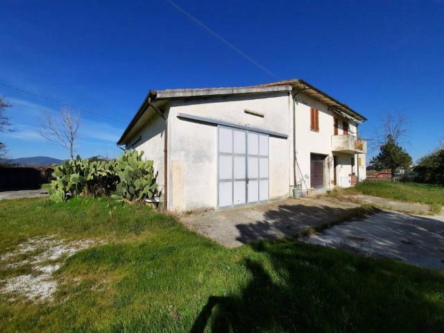 Rustico in vendita a Orciano Pisano, Toscana