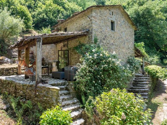 Rustico in vendita a Ortignano, Toscana