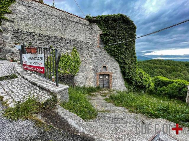 Rustico in vendita a Orvinio, Lazio