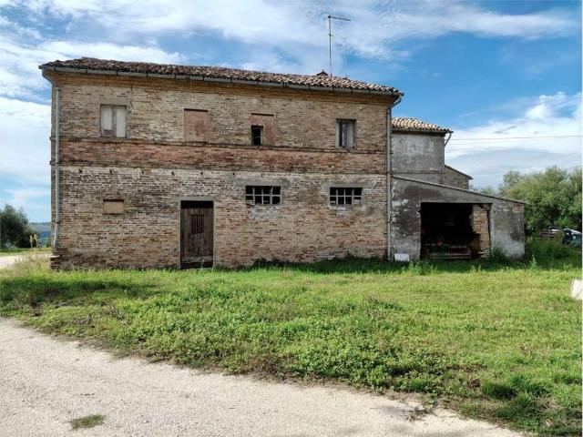 Rustico in vendita a San Paterniano, Osimo