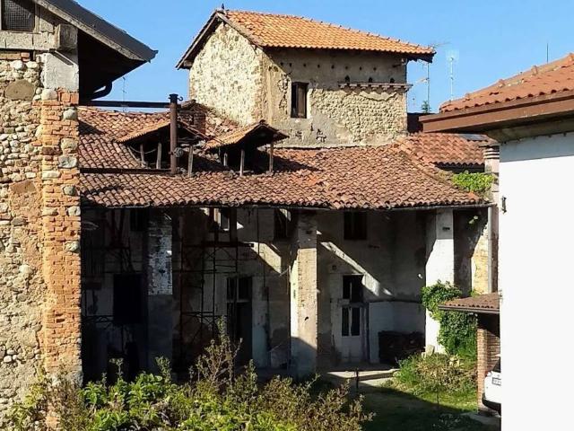 Rustico in vendita a Osnago, Lombardia