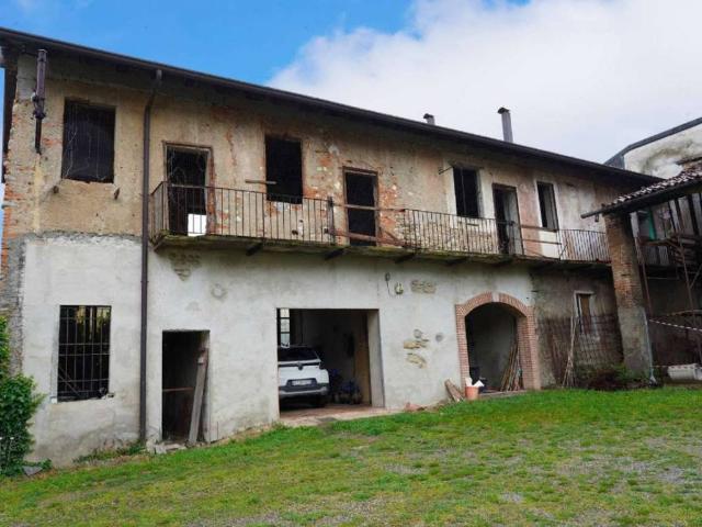 Rustico in vendita a Osnago, Lombardia