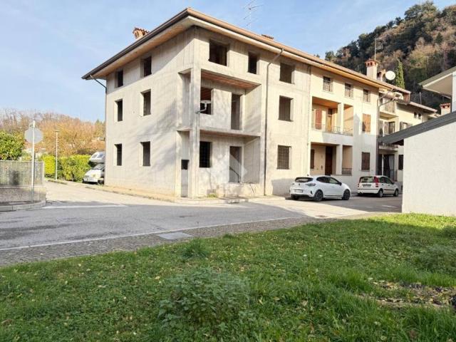 Rustico in vendita a Osoppo, Friuli-Venezia Giulia