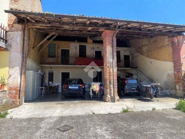Rustico in vendita a Ospitaletto, Lombardia