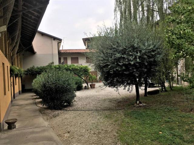 Rustico in vendita a Ospitaletto, Lombardia