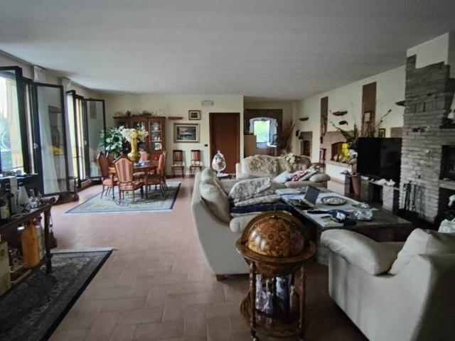 Rustico in vendita a Ostiglia, Lombardia