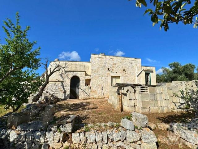 Rustico in vendita a Contrada Badessa, Ostuni