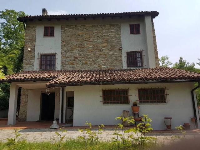 Villa Indipendente in vendita a Piemonte, Alessandria