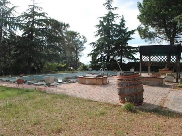 Rustico in vendita a Paciano, Umbria