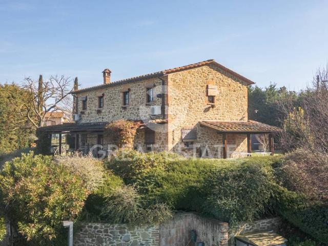 Rustico in vendita a Paciano, Umbria