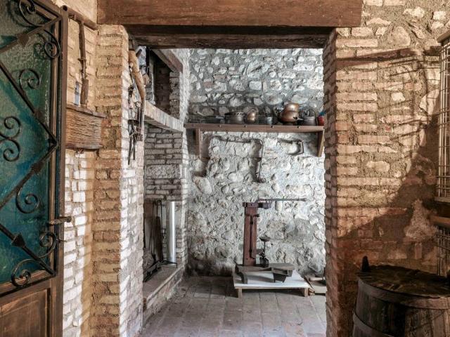 Rustico in vendita a Padenghe Sul Garda, Lombardia