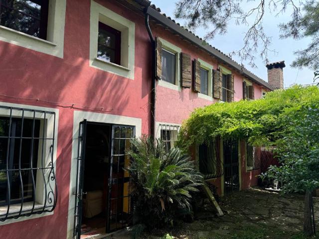 Rustico in vendita a Voltabarozzo, Padova