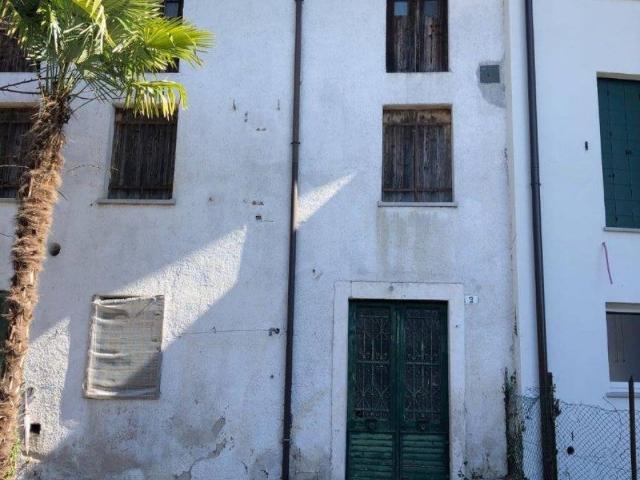 Rustico in vendita a Pagnacco, Friuli-Venezia Giulia