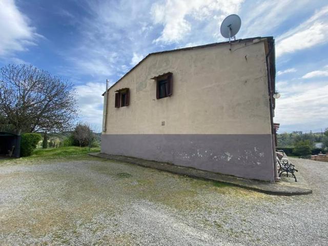 Rustico in vendita a Legoli, Toscana