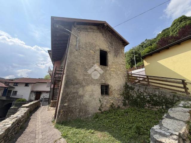 Rustico in vendita a Precornelli, Palazzago