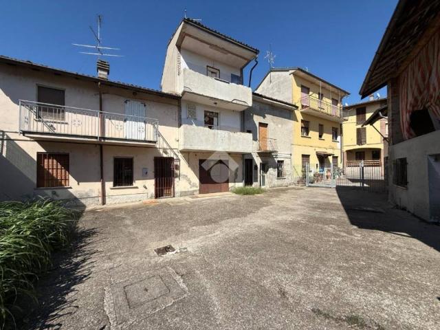 Rustico in vendita a Palazzo Pignano, Lombardia