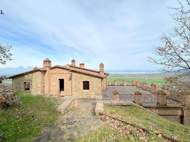 Rustico in vendita a Panicale, Umbria