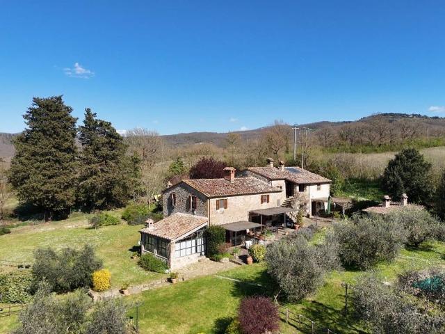 Rustico in vendita a Passignano Sul Trasimeno, Umbria