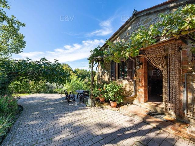 Rustico in vendita a Passignano Sul Trasimeno, Umbria