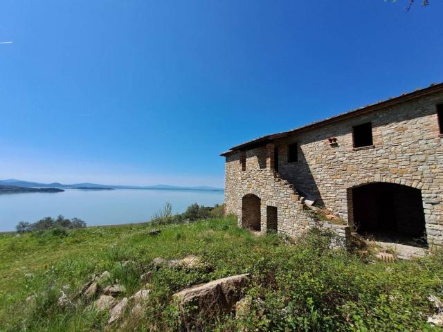 Rustico in vendita a Passignano sul Trasimeno, Perugia