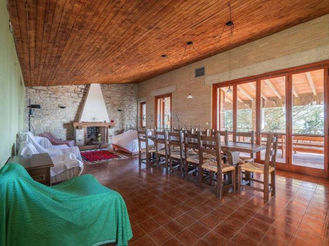 Rustico in vendita a Passignano Sul Trasimeno, Umbria