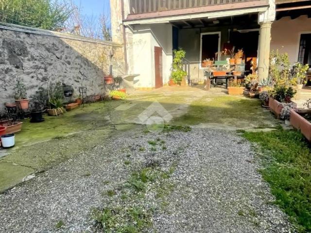 Rustico in vendita a Passirano, Lombardia