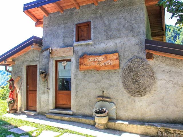 Rustico in vendita a Pasturo, Lombardia