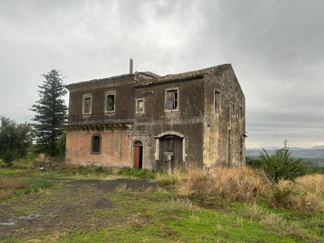 Rustico in vendita a Paternò, Sicilia