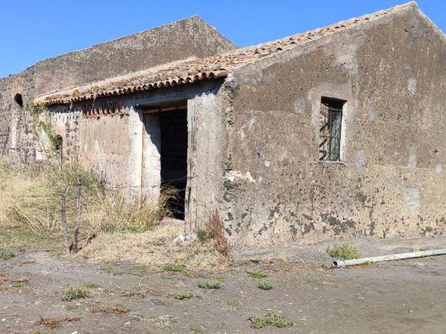 Rustico in vendita a Paternò, Sicilia