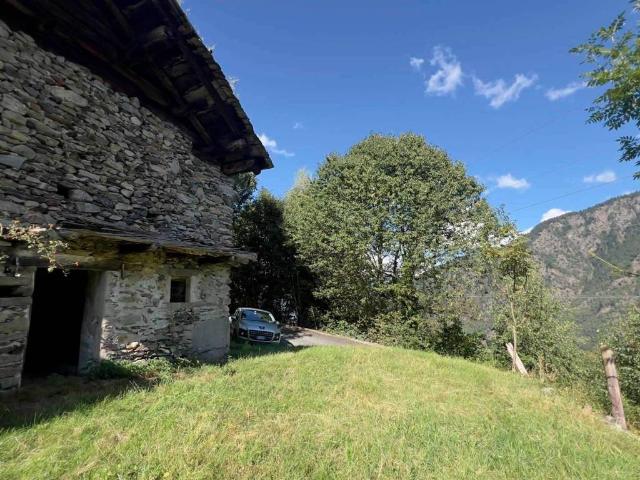 Rustico in vendita a Pedesina, Lombardia