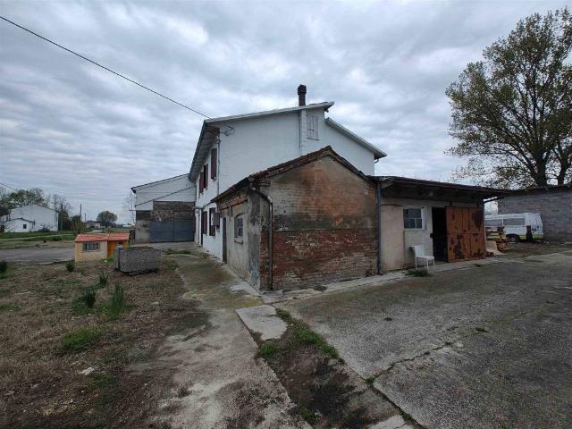 Rustico in vendita a Pegognaga, Lombardia