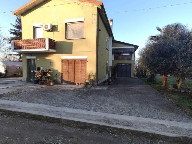 Rustico in vendita a Pegognaga, Lombardia