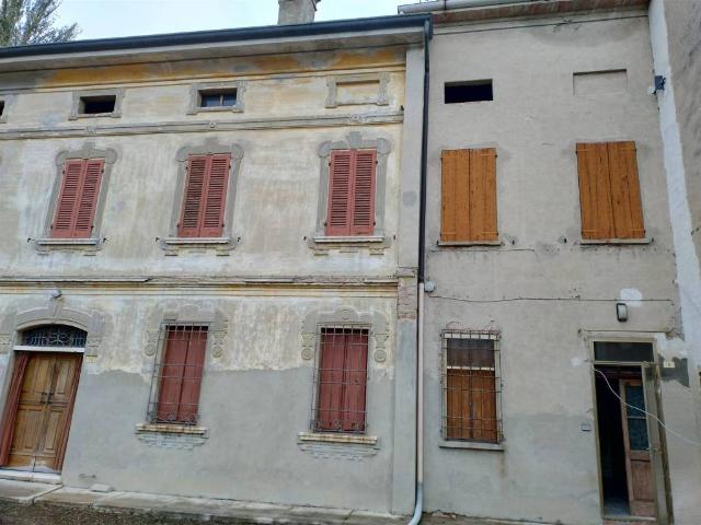 Rustico in vendita a Pegognaga, Lombardia