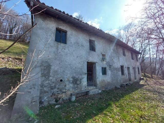 Rustico in vendita a Peia, Lombardia
