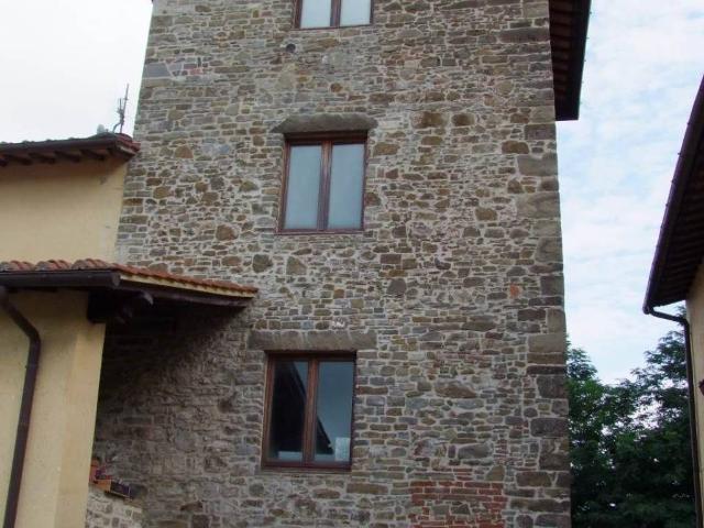 Rustico in vendita a Unione di Comuni Valdarno e Valdisieve, Pelago
