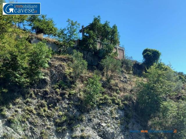 Rustico in vendita a Pellezzano, Campania