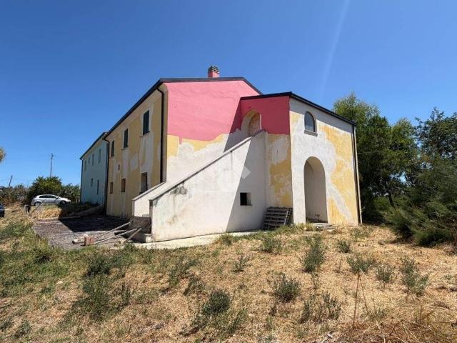 Rustico in vendita a Penne, Abruzzo