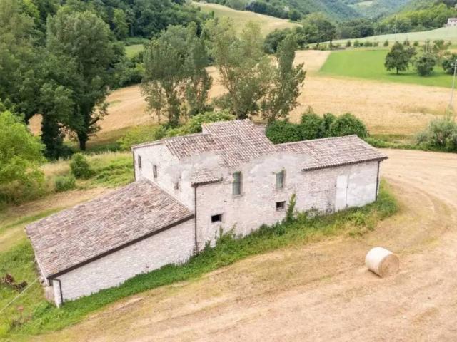 Rustico in vendita a Fossombrone, Pesaro e Urbino