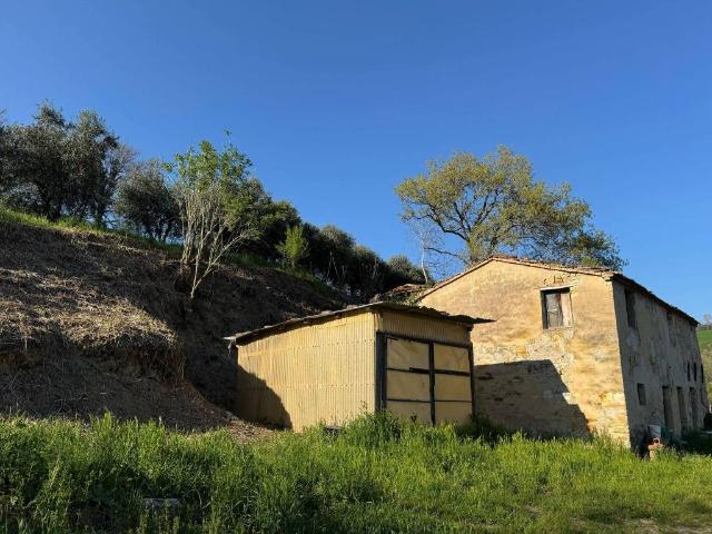 Rustico in vendita a Quartiere Mercatale, Marche