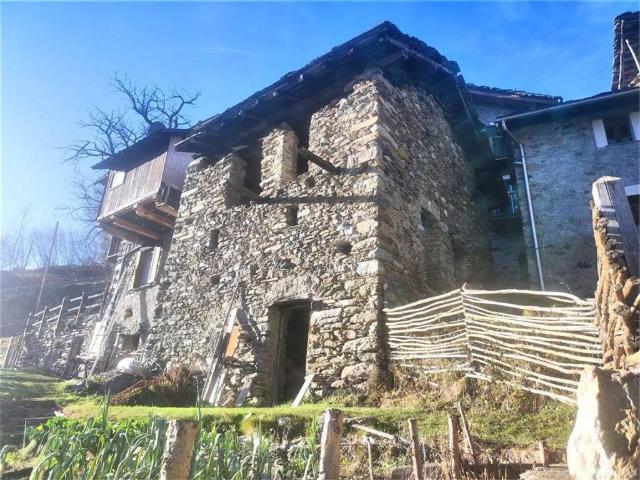 Rustico in vendita a Perloz, Aosta