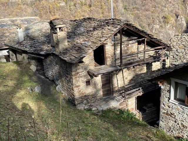 Rustico in vendita a Perloz, Aosta