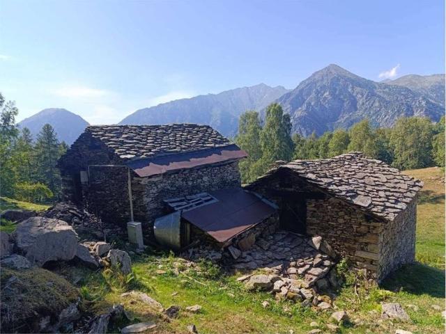 Rustico in vendita a Perloz, Aosta