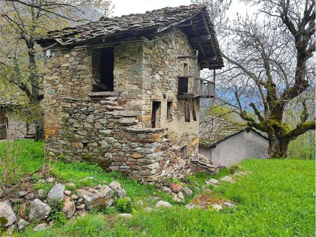 Rustico in vendita a Perloz, Aosta