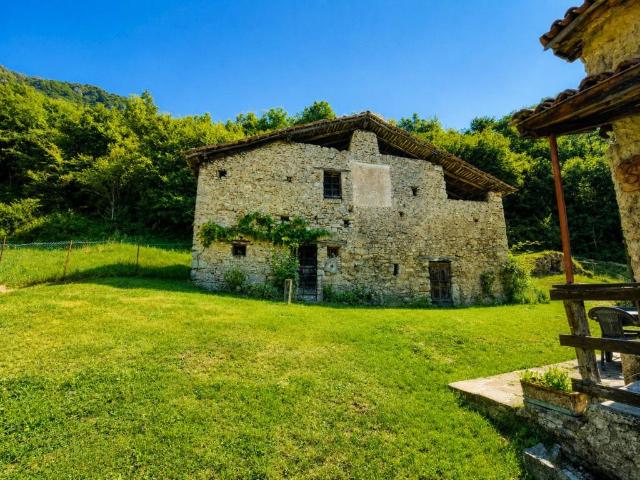 Rustico in vendita a Comunità montana della Valle Sabbia, Pertica Bassa