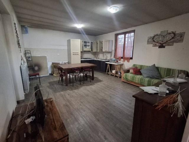 Rustico in vendita a Santa Lucia, Cenerente