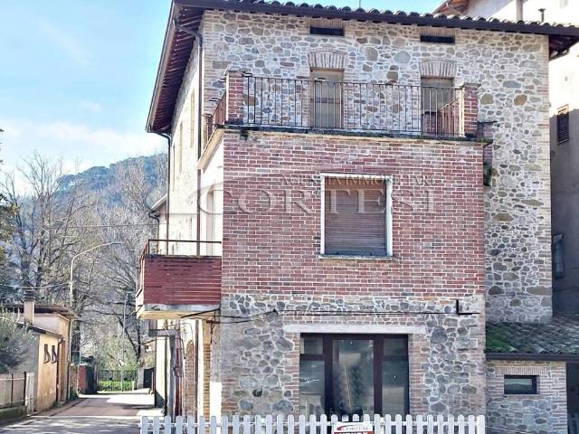 Rustico in vendita a Cenerente, Umbria