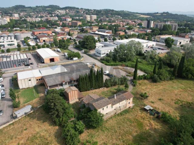 Rustico in vendita a Ponte San Giovanni, Cenerente