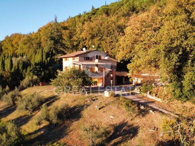 Rustico in vendita a Perugia